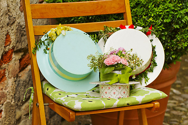 포토 JPG 해외이미지 아이콘 전통 디자인 옷 계절 행복 백그라운드 컨셉 휴가 새로움 기념 선물 미술 사람없음 장식 세트 컬러풀 파티 머리 축제 흰색 축하 수집 연도 심볼 오브젝트 엘리먼트 캡모자 해외202004 해외포토 모자_잡화 감정 컬러 문화예술 이벤트 신체부위 파일형식 이미지허브