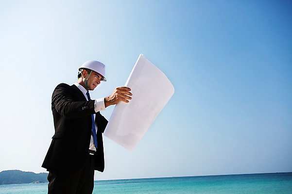 포토 JPG 주간 서양인 외국인 백인 해외기획촬영 라이프스타일 남자 바다 40대 중년 비즈니스 모션 중년라이프 2014년태국 한명 서기 들기 사람 정장 상반신 성인 해변 야외 옆모습 설계도 비즈니스맨 안전모 남자만 남자한명만 성인남자만 성인한명만 성인남자한명만 중년만 중년남자만 중년남자한명만 성인만 국내포토 자연요소 1 옷 뷰포인트 건설업 인종 생활 직장인 헬멧 안전장비 파일형식