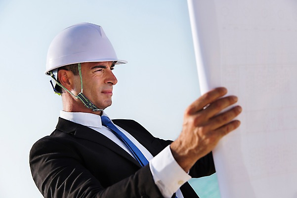 포토 JPG 주간 서양인 외국인 백인 해외기획촬영 라이프스타일 남자 바다 40대 중년 비즈니스 모션 중년라이프 2014년태국 한명 서기 들기 사람 정장 상반신 성인 해변 야외 옆모습 설계도 비즈니스맨 안전모 남자만 남자한명만 성인남자만 성인한명만 성인남자한명만 중년만 중년남자만 중년남자한명만 성인만 국내포토 자연요소 1 옷 뷰포인트 건설업 인종 생활 직장인 헬멧 안전장비 파일형식