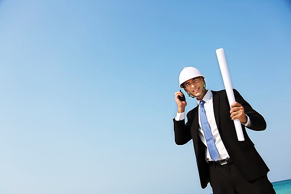 포토 JPG 주간 서양인 외국인 백인 해외기획촬영 라이프스타일 남자 바다 40대 중년 비즈니스 모션 중년라이프 2014년태국 한명 서기 미소 들기 사람 정장 상반신 성인 해변 야외 앞모습 설계도 비즈니스맨 안전모 무전기 통화 남자만 남자한명만 성인남자만 성인한명만 성인남자한명만 중년만 중년남자만 중년남자한명만 성인만 국내포토 자연요소 1 옷 뷰포인트 무선통신 건설업 표정 인종 생활 직장인 헬멧 안전장비 파일형식