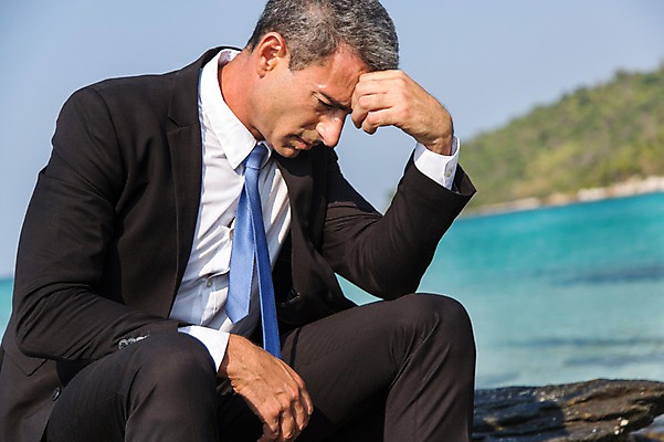 포토 JPG 주간 서양인 외국인 백인 해외기획촬영 라이프스타일 남자 바다 40대 중년 비즈니스 모션 중년라이프 2014년태국 한명 사람 앉기 정장 손짓 상반신 성인 해변 야외 옆모습 슬픔 돌_바위 비즈니스맨 좌절 후회 심각 남자만 남자한명만 성인남자만 성인한명만 성인남자한명만 중년만 중년남자만 중년남자한명만 성인만 국내포토 자연요소 1 옷 감정 뷰포인트 컨셉 인종 생활 직장인 파일형식