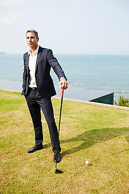 포토 JPG 주간 전신 서양인 외국인 백인 해외기획촬영 라이프스타일 남자 바다 중년 50대 골프 비즈니스 모션 중년라이프 골프공 2014년태국 한명 서기 사람 정장 성인 해변 야외 앞모습 골프채 비즈니스맨 남자만 남자한명만 성인남자만 성인한명만 성인남자한명만 중년만 중년남자만 중년남자한명만 성인만 국내포토 자연요소 1 옷 뷰포인트 공 골프용품 인종 생활 구기 직장인 파일형식