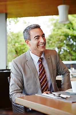 포토 JPG 서양인 외국인 백인 해외기획촬영 라이프스타일 남자 중년 50대 비즈니스 모션 중년라이프 실내 2014년태국 한명 미소 사람 앉기 정장 상반신 성인 앞모습 식당 모임 비즈니스맨 남자만 남자한명만 성인남자만 성인한명만 성인남자한명만 중년만 중년남자만 중년남자한명만 성인만 국내포토 1 옷 뷰포인트 표정 인종 내부 생활 상점 직장인 파일형식