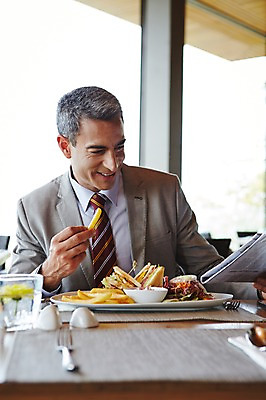 포토 JPG 서양인 외국인 백인 해외기획촬영 라이프스타일 남자 중년 50대 비즈니스 모션 중년라이프 실내 2014년태국 한명 미소 들기 사람 정장 상반신 성인 앞모습 식당 식사 비즈니스맨 신문 남자만 남자한명만 성인남자만 성인한명만 성인남자한명만 중년만 중년남자만 중년남자한명만 성인만 혼족 국내포토 1 옷 뷰포인트 표정 인종 내부 생활 간행물 상점 직장인 뉴스 싱글라이프 파일형식