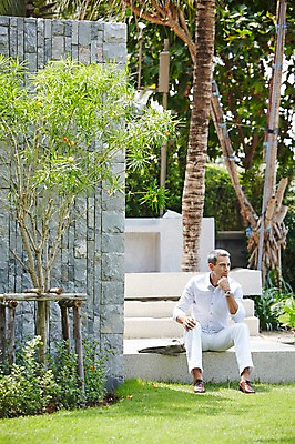 포토 JPG 주간 전신 서양인 외국인 나무 백인 해외기획촬영 라이프스타일 남자 여유 중년 50대 비즈니스 모션 중년라이프 휴식 2014년태국 한명 사람 앉기 정장 성인 야외 앞모습 계단 턱괴기 비즈니스맨 남자만 남자한명만 성인남자만 성인한명만 성인남자한명만 중년만 중년남자만 중년남자한명만 성인만 국내포토 자연요소 식물 1 옷 감정 뷰포인트 컨셉 인종 생활 직장인 파일형식