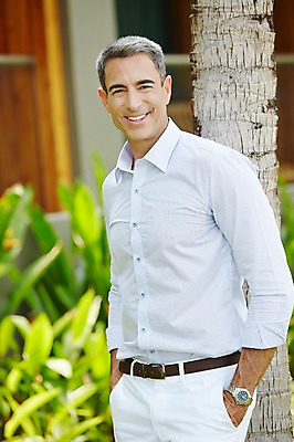 포토 JPG 주간 서양인 외국인 나무 백인 해외기획촬영 라이프스타일 남자 여유 중년 50대 비즈니스 모션 중년라이프 휴식 2014년태국 한명 서기 미소 사람 정장 상반신 성인 야외 앞모습 기댐 비즈니스맨 남자만 남자한명만 성인남자만 성인한명만 성인남자한명만 중년만 중년남자만 중년남자한명만 성인만 국내포토 자연요소 식물 1 옷 감정 뷰포인트 컨셉 표정 인종 생활 직장인 파일형식