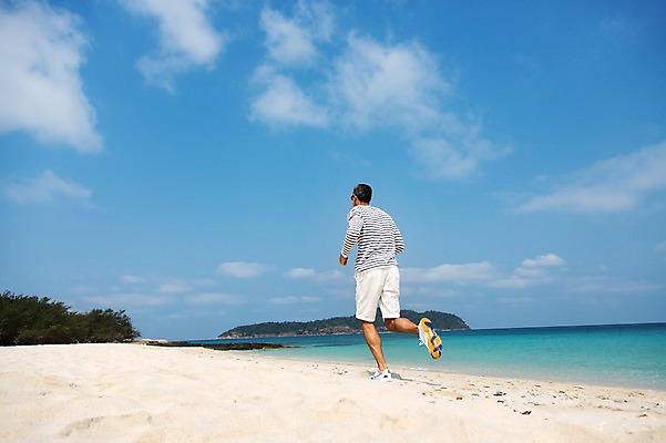 포토 JPG 주간 전신 서양인 외국인 백인 해외기획촬영 라이프스타일 남자 여유 바다 40대 중년 모션 중년라이프 휴식 2014년태국 한명 사람 성인 해변 야외 뒷모습 모래사장 달리기 조깅 운동 자유 남자만 남자한명만 성인남자만 성인한명만 성인남자한명만 중년만 중년남자만 중년남자한명만 성인만 국내포토 자연요소 1 감정 뷰포인트 컨셉 건강 인종 생활 파일형식