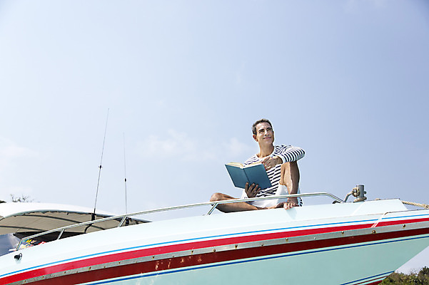 포토 JPG 주간 전신 서양인 외국인 백인 해외기획촬영 라이프스타일 응시 남자 여유 바다 40대 중년 모션 중년라이프 2014년태국 한명 들기 사람 앉기 성인 해변 야외 앞모습 책 독서 자유 읽기 즐거움 선박 남자만 남자한명만 성인남자만 성인한명만 성인남자한명만 중년만 중년남자만 중년남자한명만 성인만 국내포토 자연요소 1 시선 감정 뷰포인트 컨셉 수상교통 인종 생활 파일형식