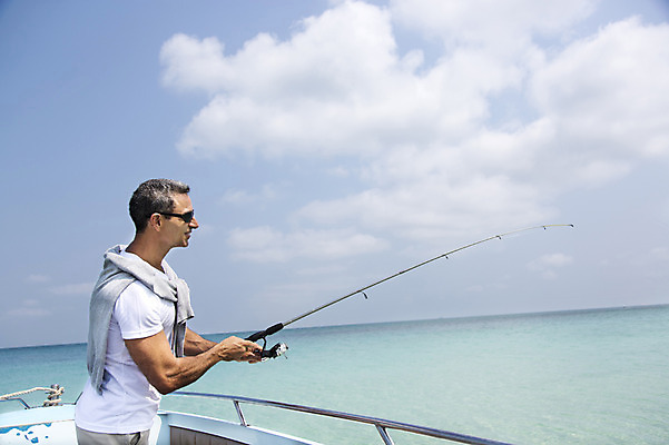 포토 JPG 주간 서양인 외국인 백인 구름 해외기획촬영 라이프스타일 남자 여유 바다 40대 중년 모션 중년라이프 하늘 낚시 2014년태국 한명 서기 들기 사람 상반신 성인 해변 야외 옆모습 선글라스 자유 낚싯대 즐거움 선박 남자만 남자한명만 성인남자만 성인한명만 성인남자한명만 중년만 중년남자만 중년남자한명만 성인만 국내포토 자연요소 1 감정 안경 뷰포인트 컨셉 수상교통 레저 인종 생활 낚시용품 파일형식