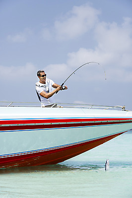 포토 JPG 주간 서양인 외국인 백인 해외기획촬영 라이프스타일 남자 여유 바다 40대 중년 모션 중년라이프 낚시 2014년태국 어류 한명 서기 들기 사람 상반신 성인 해변 야외 앞모습 선글라스 자유 낚싯대 즐거움 선박 남자만 남자한명만 성인남자만 성인한명만 성인남자한명만 중년만 중년남자만 중년남자한명만 성인만 국내포토 자연요소 1 감정 안경 뷰포인트 컨셉 수상교통 레저 인종 생활 수중동물 낚시용품 파일형식