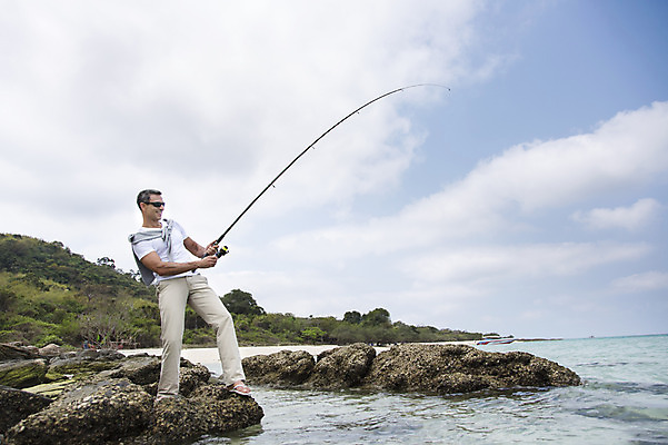 포토 JPG 주간 전신 서양인 외국인 나무 백인 해외기획촬영 라이프스타일 남자 여유 바다 40대 중년 모션 중년라이프 낚시 2014년태국 한명 서기 들기 사람 성인 해변 야외 앞모습 선글라스 자유 돌_바위 낚싯대 숲 즐거움 남자만 남자한명만 성인남자만 성인한명만 성인남자한명만 중년만 중년남자만 중년남자한명만 성인만 국내포토 자연요소 식물 1 감정 안경 뷰포인트 컨셉 레저 인종 생활 낚시용품 파일형식