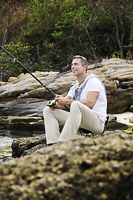 포토 JPG 주간 전신 서양인 외국인 백인 해외기획촬영 라이프스타일 남자 여유 바다 40대 중년 모션 중년라이프 낚시 2014년태국 한명 미소 들기 사람 앉기 성인 해변 야외 앞모습 자유 돌_바위 낚싯대 즐거움 낚시의자 남자만 남자한명만 성인남자만 성인한명만 성인남자한명만 중년만 중년남자만 중년남자한명만 성인만 국내포토 자연요소 1 감정 뷰포인트 컨셉 의자 레저 표정 인종 생활 낚시용품 파일형식