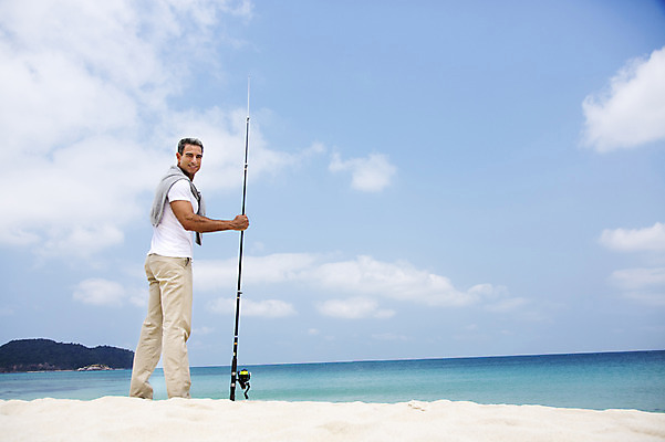 포토 JPG 주간 전신 서양인 외국인 백인 구름 해외기획촬영 라이프스타일 남자 여유 바다 40대 중년 모션 중년라이프 하늘 2014년태국 한명 서기 들기 사람 성인 해변 야외 옆모습 자유 낚싯대 즐거움 남자만 남자한명만 성인남자만 성인한명만 성인남자한명만 중년만 중년남자만 중년남자한명만 성인만 국내포토 자연요소 1 감정 뷰포인트 컨셉 인종 생활 낚시용품 파일형식