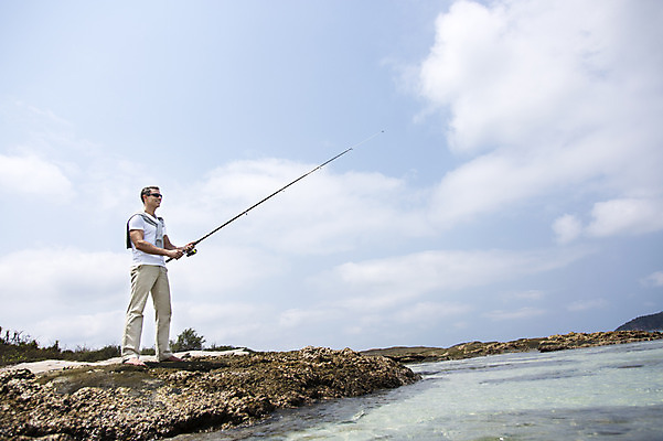 포토 JPG 주간 전신 서양인 외국인 백인 구름 해외기획촬영 라이프스타일 남자 여유 바다 40대 중년 모션 중년라이프 하늘 낚시 2014년태국 한명 서기 들기 사람 성인 해변 야외 앞모습 선글라스 자유 돌_바위 낚싯대 즐거움 남자만 남자한명만 성인남자만 성인한명만 성인남자한명만 중년만 중년남자만 중년남자한명만 성인만 국내포토 자연요소 1 감정 안경 뷰포인트 컨셉 레저 인종 생활 낚시용품 파일형식
