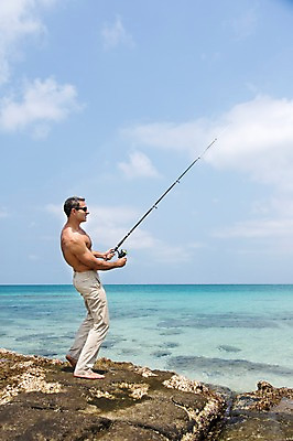 포토 JPG 주간 전신 서양인 외국인 백인 해외기획촬영 라이프스타일 남자 여유 바다 40대 중년 모션 중년라이프 낚시 상의탈의 2014년태국 한명 서기 들기 사람 성인 해변 야외 옆모습 선글라스 자유 돌_바위 낚싯대 즐거움 남자만 남자한명만 성인남자만 성인한명만 성인남자한명만 중년만 중년남자만 중년남자한명만 성인만 국내포토 자연요소 1 감정 안경 뷰포인트 컨셉 레저 탈의 인종 생활 낚시용품 파일형식