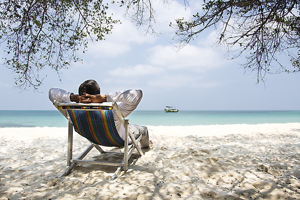 포토 JPG 주간 전신 서양인 외국인 나무 백인 해외기획촬영 라이프스타일 남자 여유 바다 40대 중년 모션 중년라이프 휴식 2014년태국 한명 사람 성인 해변 야외 뒷모습 모래사장 눕기 자유 그늘 비치베드 남자만 남자한명만 성인남자만 성인한명만 성인남자한명만 중년만 중년남자만 중년남자한명만 성인만 국내포토 자연요소 식물 1 감정 뷰포인트 컨셉 인종 생활 파일형식