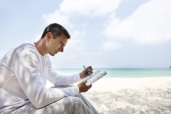 포토 JPG 주간 서양인 외국인 백인 해외기획촬영 라이프스타일 남자 여유 바다 40대 중년 모션 중년라이프 휴식 2014년태국 한명 들기 사람 앉기 상반신 성인 해변 야외 옆모습 모래사장 볼펜 자유 스도쿠 남자만 남자한명만 성인남자만 성인한명만 성인남자한명만 중년만 중년남자만 중년남자한명만 성인만 국내포토 자연요소 1 감정 뷰포인트 컨셉 인종 생활 펜 파일형식