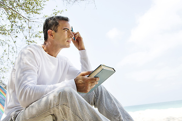 포토 JPG 주간 서양인 외국인 나무 백인 해외기획촬영 라이프스타일 남자 여유 바다 40대 중년 모션 중년라이프 휴식 2014년태국 한명 들기 사람 앉기 상반신 성인 해변 야외 옆모습 책 모래사장 볼펜 자유 그늘 편지 고민 비치베드 남자만 남자한명만 성인남자만 성인한명만 성인남자한명만 중년만 중년남자만 중년남자한명만 성인만 국내포토 자연요소 식물 1 감정 뷰포인트 컨셉 인종 생활 펜 파일형식