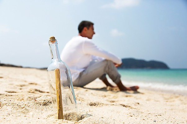 포토 JPG 주간 전신 서양인 외국인 백인 해외기획촬영 라이프스타일 응시 남자 여유 바다 40대 중년 모션 중년라이프 휴식 2014년태국 한명 사람 앉기 성인 해변 야외 옆모습 모래사장 자유 편지 유리병편지 남자만 남자한명만 성인남자만 성인한명만 성인남자한명만 중년만 중년남자만 중년남자한명만 성인만 국내포토 자연요소 1 시선 감정 뷰포인트 컨셉 인종 생활 파일형식