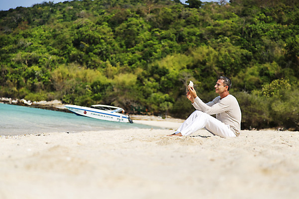 포토 JPG 주간 전신 서양인 외국인 나무 백인 해외기획촬영 라이프스타일 응시 남자 여유 바다 40대 중년 모션 중년라이프 휴식 2014년태국 한명 들기 사람 앉기 성인 해변 야외 옆모습 모래사장 자유 소라 남자만 남자한명만 성인남자만 성인한명만 성인남자한명만 중년만 중년남자만 중년남자한명만 성인만 국내포토 자연요소 식물 1 시선 감정 뷰포인트 컨셉 어패류 인종 생활 파일형식