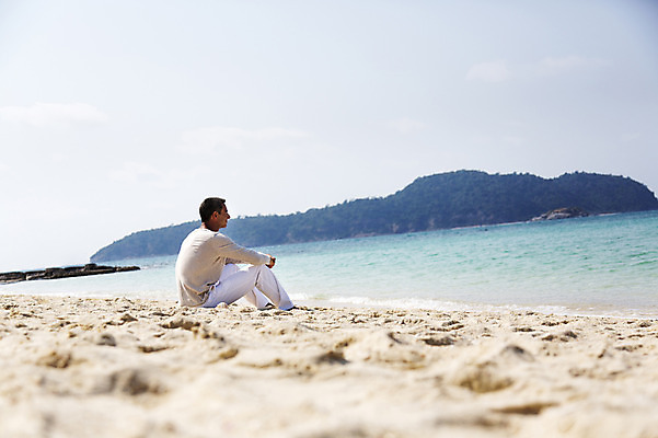 포토 JPG 주간 전신 서양인 외국인 백인 해외기획촬영 라이프스타일 응시 남자 여유 바다 40대 중년 모션 중년라이프 휴식 2014년태국 한명 사람 앉기 성인 해변 야외 옆모습 모래사장 자유 남자만 남자한명만 성인남자만 성인한명만 성인남자한명만 중년만 중년남자만 중년남자한명만 성인만 국내포토 자연요소 1 시선 감정 뷰포인트 컨셉 인종 생활 파일형식