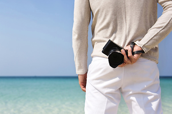 포토 JPG 주간 서양인 외국인 백인 해외기획촬영 라이프스타일 남자 여유 바다 40대 중년 모션 중년라이프 2014년태국 한명 서기 들기 사람 상반신 성인 해변 야외 뒷모습 카메라 자유 즐거움 뒷짐 남자만 남자한명만 성인남자만 성인한명만 성인남자한명만 중년만 중년남자만 중년남자한명만 성인만 국내포토 자연요소 1 감정 뷰포인트 컨셉 인종 생활 전자제품 파일형식