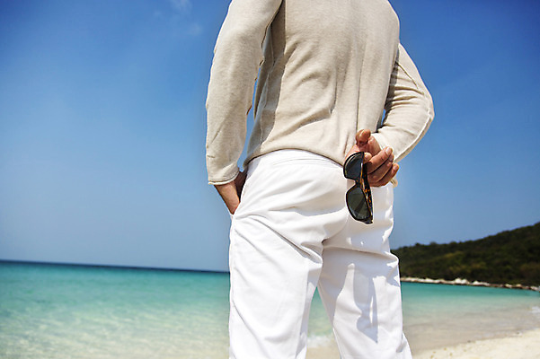 포토 JPG 주간 서양인 외국인 백인 해외기획촬영 라이프스타일 남자 여유 바다 40대 중년 모션 중년라이프 휴식 2014년태국 한명 서기 들기 사람 상반신 성인 해변 야외 뒷모습 모래사장 선글라스 자유 뒷짐 남자만 남자한명만 성인남자만 성인한명만 성인남자한명만 중년만 중년남자만 중년남자한명만 성인만 국내포토 자연요소 1 감정 안경 뷰포인트 컨셉 인종 생활 파일형식