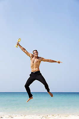 포토 JPG 주간 전신 서양인 외국인 백인 해외기획촬영 라이프스타일 남자 여유 바다 40대 중년 모션 중년라이프 휴식 상의탈의 2014년태국 한명 미소 들기 사람 성인 해변 야외 앞모습 모래사장 점프 기쁨 자유 트로피 남자만 남자한명만 성인남자만 성인한명만 성인남자한명만 중년만 중년남자만 중년남자한명만 성인만 국내포토 자연요소 1 감정 뷰포인트 컨셉 탈의 표정 인종 생활 상_우승 파일형식