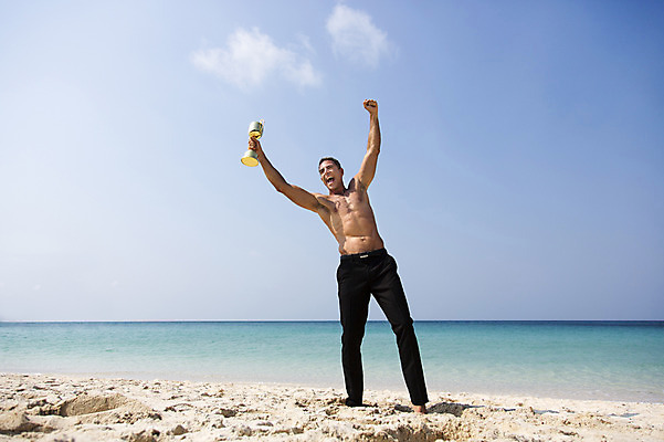 포토 JPG 주간 전신 서양인 외국인 백인 해외기획촬영 라이프스타일 남자 여유 바다 40대 중년 모션 중년라이프 휴식 2014년태국 한명 서기 들기 사람 성인 해변 야외 앞모습 모래사장 기쁨 자유 트로피 남자만 남자한명만 성인남자만 성인한명만 성인남자한명만 중년만 중년남자만 중년남자한명만 성인만 국내포토 자연요소 1 감정 뷰포인트 컨셉 인종 생활 상_우승 파일형식
