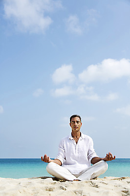 포토 JPG 주간 전신 서양인 외국인 백인 해외기획촬영 남자 여유 바다 40대 요가 모션 중년라이프 2014년태국 한명 사람 앉기 성인 해변 야외 앞모습 모래사장 눈감음 명상 남자만 남자한명만 성인남자만 성인한명만 성인남자한명만 중년만 중년남자만 중년남자한명만 성인만 국내포토 자연요소 1 라이프스타일 웰빙 감정 뷰포인트 중년 인종 파일형식