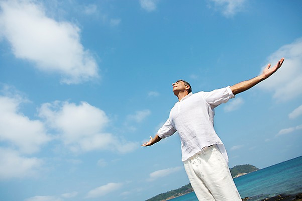 포토 JPG 주간 서양인 외국인 백인 해외기획촬영 남자 여유 바다 40대 중년 요가 모션 중년라이프 하늘 팔벌리기 2014년태국 한명 서기 사람 손짓 상반신 성인 해변 야외 앞모습 모래사장 남자만 남자한명만 성인남자만 성인한명만 성인남자한명만 중년만 중년남자만 중년남자한명만 성인만 국내포토 자연요소 1 라이프스타일 웰빙 감정 뷰포인트 인종 파일형식