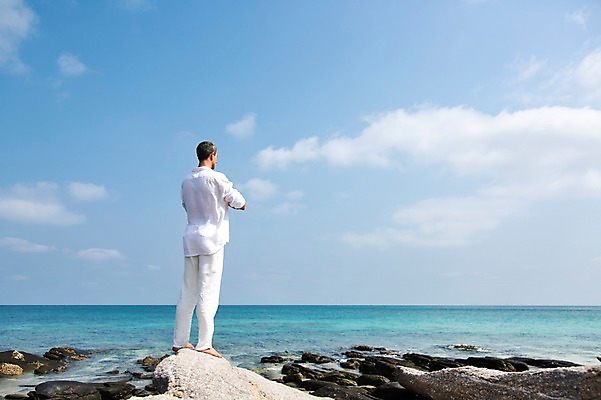 포토 JPG 주간 전신 서양인 외국인 백인 구름 해외기획촬영 남자 여유 바다 40대 중년 요가 모션 중년라이프 하늘 2014년태국 한명 서기 사람 성인 해변 야외 뒷모습 돌_바위 명상 남자만 남자한명만 성인남자만 성인한명만 성인남자한명만 중년만 중년남자만 중년남자한명만 성인만 국내포토 자연요소 1 라이프스타일 웰빙 감정 뷰포인트 인종 파일형식