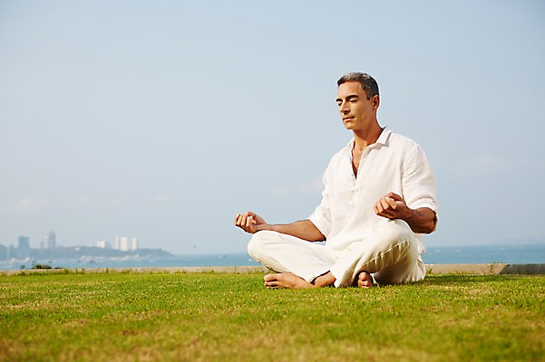 포토 JPG 주간 전신 서양인 외국인 백인 해외기획촬영 남자 여유 바다 중년 50대 요가 모션 중년라이프 2014년태국 한명 사람 손짓 성인 야외 앞모습 눈감음 명상 가부좌 남자만 남자한명만 성인남자만 성인한명만 성인남자한명만 중년만 중년남자만 중년남자한명만 성인만 국내포토 자연요소 1 라이프스타일 웰빙 감정 뷰포인트 앉기 인종 파일형식