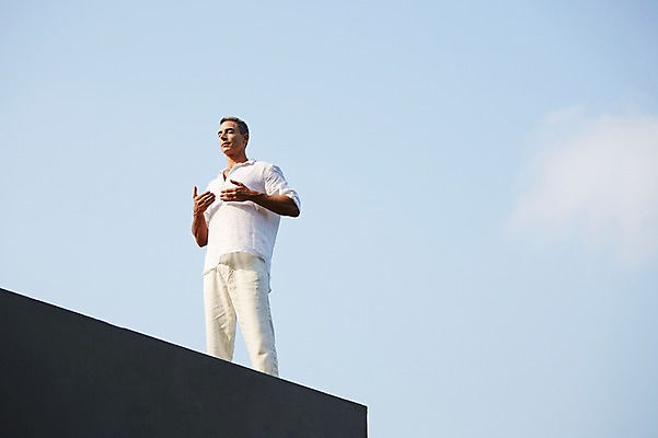 포토 JPG 주간 전신 서양인 외국인 백인 해외기획촬영 남자 여유 중년 50대 요가 모션 중년라이프 하늘 2014년태국 한명 서기 사람 손짓 성인 야외 앞모습 명상 수행 남자만 남자한명만 성인남자만 성인한명만 성인남자한명만 중년만 중년남자만 중년남자한명만 성인만 국내포토 자연요소 1 라이프스타일 웰빙 감정 뷰포인트 인종 파일형식