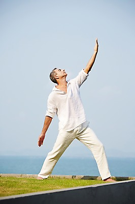 포토 JPG 주간 전신 서양인 외국인 백인 해외기획촬영 남자 여유 바다 중년 50대 요가 모션 중년라이프 팔벌리기 2014년태국 한명 서기 사람 손짓 성인 야외 앞모습 균형 명상 수행 남자만 남자한명만 성인남자만 성인한명만 성인남자한명만 중년만 중년남자만 중년남자한명만 성인만 국내포토 자연요소 1 라이프스타일 웰빙 감정 뷰포인트 인종 파일형식