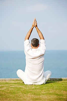 포토 JPG 주간 전신 서양인 외국인 백인 해외기획촬영 남자 여유 바다 중년 50대 요가 모션 중년라이프 2014년태국 한명 사람 성인 야외 뒷모습 명상 가부좌 손모으기 합장 수행 남자만 남자한명만 성인남자만 성인한명만 성인남자한명만 중년만 중년남자만 중년남자한명만 성인만 국내포토 자연요소 1 라이프스타일 웰빙 감정 뷰포인트 앉기 인종 손짓 파일형식