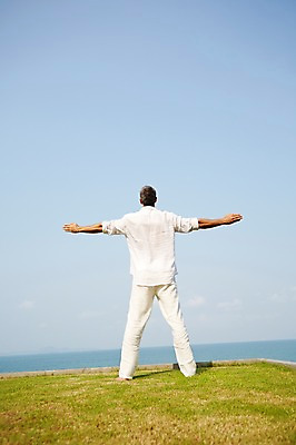 포토 JPG 주간 전신 서양인 외국인 백인 해외기획촬영 남자 여유 바다 중년 50대 요가 모션 중년라이프 하늘 팔벌리기 2014년태국 한명 서기 사람 손짓 성인 야외 뒷모습 명상 수행 남자만 남자한명만 성인남자만 성인한명만 성인남자한명만 중년만 중년남자만 중년남자한명만 성인만 국내포토 자연요소 1 라이프스타일 웰빙 감정 뷰포인트 인종 파일형식