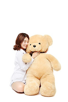 포토 JPG 스튜디오촬영 전신 우먼라이프 라이프스타일 여자 포즈 셔츠 안기 모션 휴식 실내 한명 미소 누끼 사람 앉기 동양인 정장 20대 성인 옆모습 캐주얼 눈감음 활발 곰인형 한국인 편안함 즐거움 여자만 여자한명만 성인여자만 청년만 청년여자만 성인한명만 청년여자한명만 성인여자한명만 성인만 국내포토 1 옷 감정 인형 뷰포인트 컨셉 상의 표정 인종 청년 내부 생활 감각 파일형식