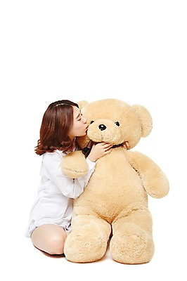 포토 JPG 스튜디오촬영 전신 우먼라이프 라이프스타일 여자 포즈 셔츠 안기 모션 휴식 키스 실내 한명 누끼 사람 앉기 동양인 정장 20대 성인 옆모습 캐주얼 활발 곰인형 한국인 편안함 즐거움 여자만 여자한명만 성인여자만 청년만 청년여자만 성인한명만 청년여자한명만 성인여자한명만 성인만 국내포토 1 옷 감정 인형 뷰포인트 컨셉 상의 인종 청년 내부 생활 감각 애정표현 파일형식