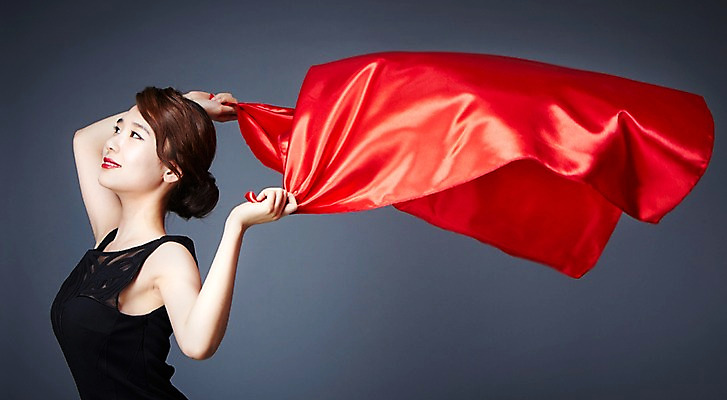 포토 JPG 스튜디오촬영 드레스 여자 포즈 모션 날리기 바람 실내 한명 서기 미소 들기 사람 동양인 상반신 20대 성인 앞모습 섹시 매력적 한국인 유혹 천 열정 정열 여자만 여자한명만 성인여자만 청년만 청년여자만 성인한명만 청년여자한명만 성인여자한명만 성인만 국내포토 자연요소 1 옷 감정 뷰포인트 컨셉 날씨 표정 인종 청년 내부 직물 파일형식