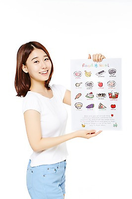 포토 JPG 스튜디오촬영 웰빙 여자 음식 다이어트 과일 모션 실내 건강 한명 서기 미소 들기 누끼 사람 동양인 상반신 20대 성인 옆모습 캐주얼 한국인 표 칼로리 여자만 여자한명만 성인여자만 청년만 청년여자만 성인한명만 청년여자한명만 성인여자한명만 성인만 국내포토 1 옷 뷰포인트 그래프 표정 인종 청년 내부 파일형식