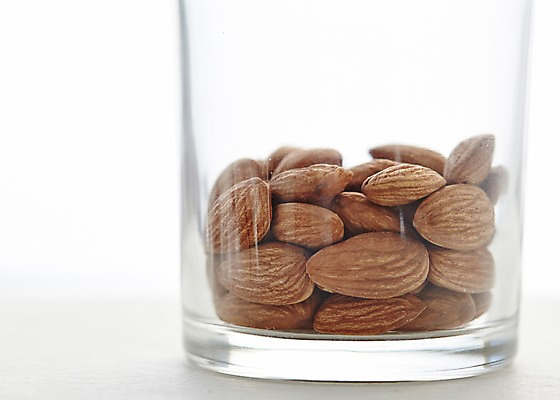 포토 JPG 스튜디오촬영 음식 백그라운드 잔 실내 사람없음 견과류 아몬드 국내포토 식기 내부 파일형식