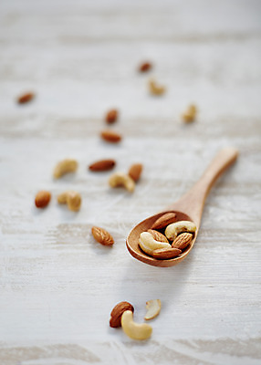 포토 JPG 스튜디오촬영 음식 백그라운드 실내 사람없음 아웃포커스 숟가락 견과류 아몬드 나무숟가락 캐슈넛 국내포토 촬영기법 수저 내부 파일형식