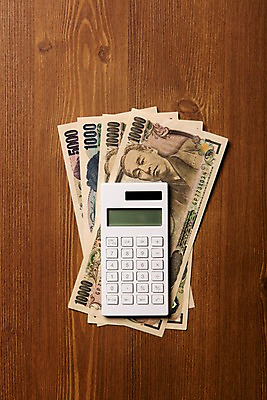 포토 JPG 스튜디오촬영 백그라운드 지폐 돈 비즈니스 실내 사람없음 금융 경제 글로벌 사무용품 계산기 엔 오브젝트 환율 회계 국내포토 문구용품 내부 장비 재산 파일형식