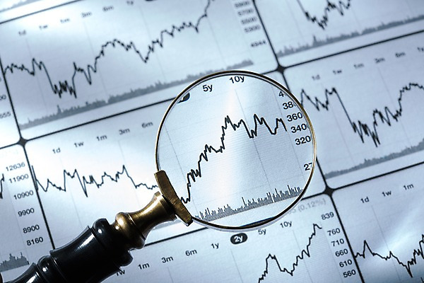 포토 문구용품 실내 내부 금융 경제 파일형식 글로벌 주식 돋보기 인쇄물 그래프 스튜디오촬영 사람없음 오브젝트 JPG 사무용품 백그라운드 국내포토