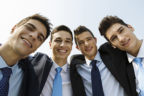 포토 JPG 주간 서양인 외국인 백인 해외기획촬영 남자 비즈니스 모션 골프장 2014년태국 서기 미소 사람 정장 잔디 여러명 상반신 성인 야외 앞모습 30대 비즈니스맨 남자만 성인남자만 장년만 장년남자만 성인만 국내포토 자연요소 식물 옷 뷰포인트 다수 골프 스포츠시설 표정 인종 장년 직장인 파일형식