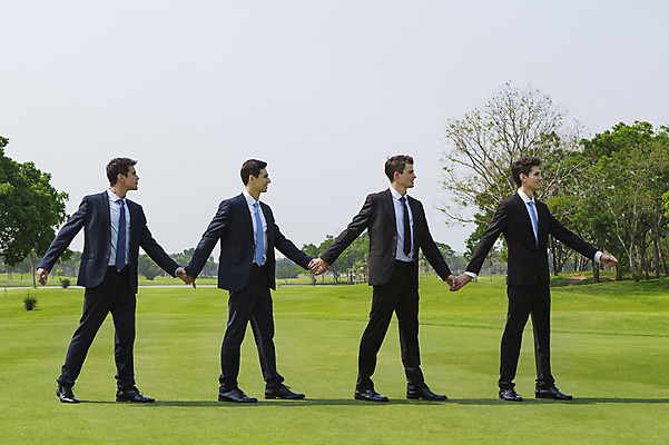 포토 JPG 주간 전신 서양인 외국인 나무 백인 해외기획촬영 남자 비즈니스 모션 골프장 2014년태국 서기 사람 정장 손짓 잔디 여러명 성인 야외 옆모습 30대 손잡기 비즈니스맨 남자만 성인남자만 장년만 장년남자만 성인만 국내포토 자연요소 식물 옷 뷰포인트 다수 골프 스포츠시설 인종 장년 직장인 파일형식