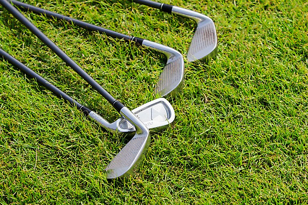 포토 JPG 주간 스포츠 골프 모션 골프장 2014년태국 잔디 사람없음 야외 여러개 골프채 국내포토 자연요소 식물 해외기획촬영 다수 스포츠시설 골프용품 구기 파일형식