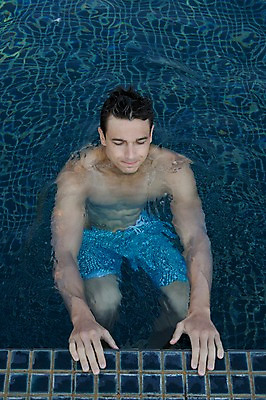 포토 JPG 주간 전신 서양인 외국인 백인 해외기획촬영 남자 수영복 포즈 모션 수영장 2014년태국 한명 사람 앉기 성인 야외 앞모습 30대 수중 수영 수면 남자만 남자한명만 성인남자만 성인한명만 성인남자한명만 장년만 장년남자만 장년남자한명만 성인만 수중사진 국내포토 자연요소 1 옷 뷰포인트 인종 물 장년 수상스포츠 파일형식