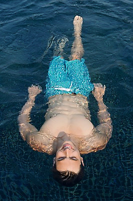 포토 JPG 주간 전신 서양인 외국인 백인 해외기획촬영 남자 수영복 포즈 모션 수영장 2014년태국 한명 미소 사람 성인 야외 앞모습 30대 눕기 수영 수면 배영 남자만 남자한명만 성인남자만 성인한명만 성인남자한명만 장년만 장년남자만 장년남자한명만 성인만 국내포토 자연요소 1 옷 뷰포인트 표정 인종 물 장년 수상스포츠 파일형식